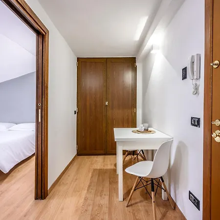 Lägenhet Emilia 8 *