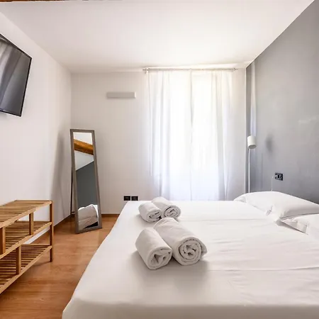 Emilia 8 Apartamento